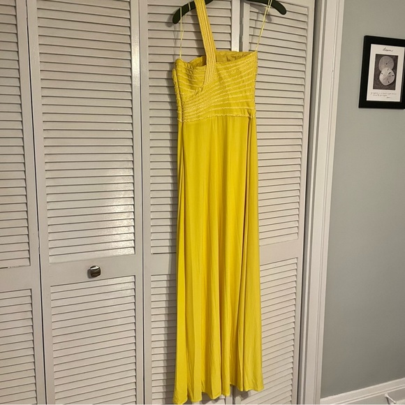 Caché Yellow Gown with beading - Size 4 NWOT - Picture 2 of 4